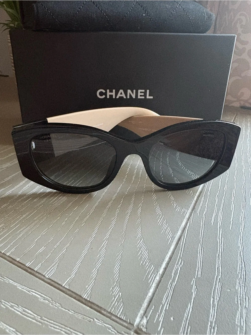 CHANEL Black Cat-Eye Sunglasses with Polarized Sunglasses